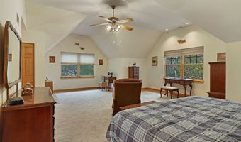 2837 Jackson Dr, Arlington Heights, IL 60004