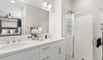 225 Royal Gln Unit #410, Escondido, CA 92025