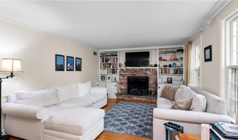 689 Middle Rd, East Greenwich, RI 02818