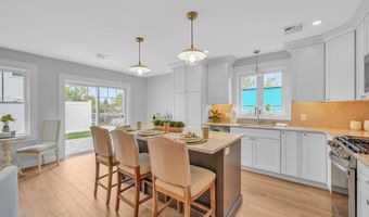 14 Hayes St 1, Acushnet, MA 02743