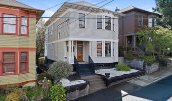 674 11TH St, Astoria, OR 97103