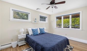 106 N River Dr, Narragansett, RI 02882