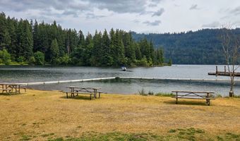 407 N DUBOIS Rd, Ariel, WA 98603