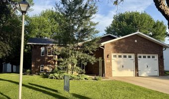 1105 Cherrywood Ln, Aberdeen, SD 57401