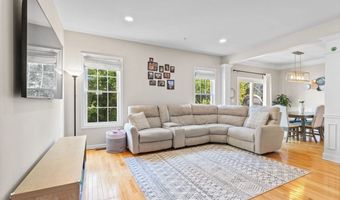 71 Kendall Ct 71, Bedford, MA 01730