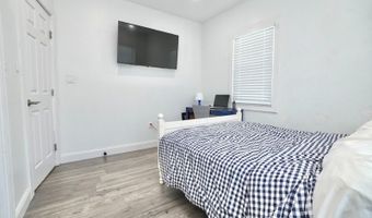 26 Oneil St, Bergenfield, NJ 07621