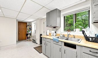 270 N Brookfield Rd, Barre, MA 01005