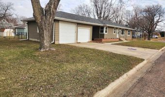 210 E Maple St, Beresford, SD 57004