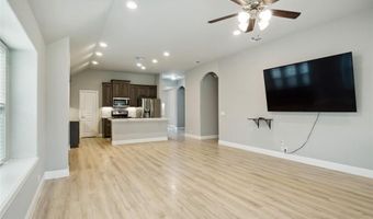 104 Gateway Dr, Alvarado, TX 76009