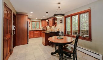 36 Old Farm Rd, Bedford, NH 03110