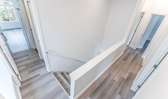 1366 N Bay Dr, Ann Arbor, MI 48103