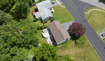 4 Lee Cir, Bloomfield, CT 06002