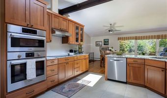 11 Guzeika Rd, North Kingstown, RI 02852