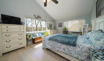 22 Harbour Vlg A, Branford, CT 06405