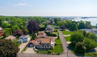 9 First Ave, Branford, CT 06405
