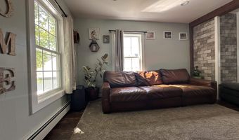 8 Main St, Bennington, NH 03442
