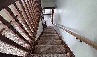 423 N Johnson St, Ada, OH 45810