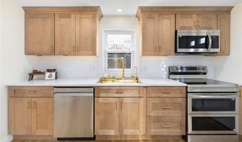 122 Elder St, Lincoln, RI 02865