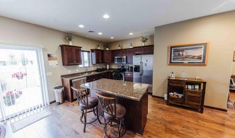 1716 Miller Ln, Aberdeen, SD 57401