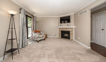 2370 Hidden Meadow Ln, Ballwin, MO 63021