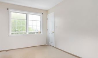 59 Oak St, Amityville, NY 11701
