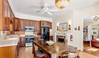245 Eustis Ave B, Newport, RI 02840