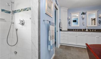 18 Valley Stream Dr, Cumberland, RI 02864