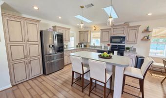 537 Mcpherson Dr, Alford, FL 32420