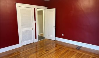 4 Walker St, Lincoln, RI 02865