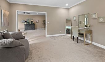 33 WATERTON Dr, Bear, DE 19701