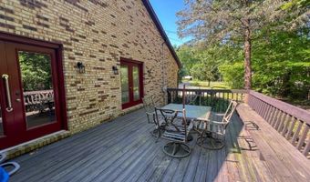 457 E Pioneer Trl, Aurora, OH 44202