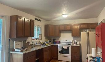 18546 140th St, Akron, IA 51001