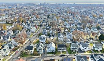 25 Manhattan Ave, Bridgeport, CT 06606