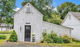 137 Rockwell Rd, Bethel, CT 06801