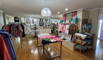 240 Whittle Cir, Ashburn, GA 31714