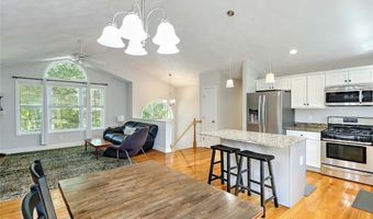 37 Lakeview Ave, Lincoln, RI 02865