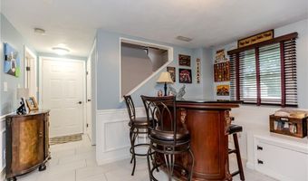 10 Pembroke Dr, Johnston, RI 02919