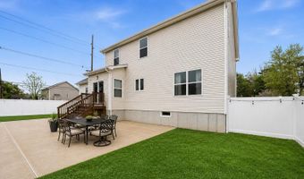 1 Prairie Ln, Bayville, NJ 08721