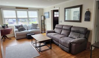 190 Capron Farm Dr, Warwick, RI 02886