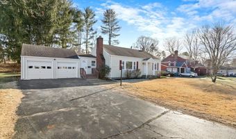 27 Meadowview Dr, Trumbull, CT 06611