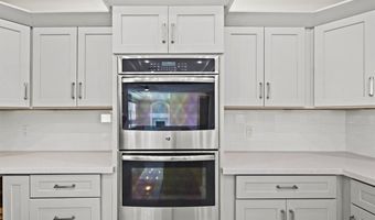 8000 Silver King Dr, Las Vegas, NV 89129