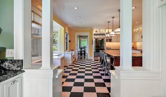 586 B St, Ashland, OR 97520