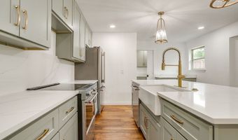 220 Rolling Hills Dr, Aledo, TX 76008