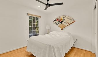 2546 S WALTER REED Dr B, Arlington, VA 22206