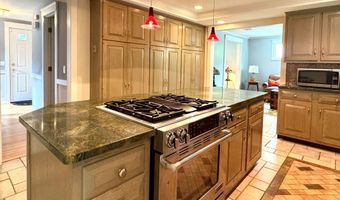 754 Rustic Ln, Cheshire, CT 06410