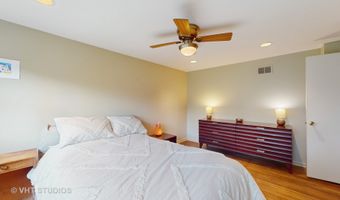 3026 N Stratford Rd, Arlington Heights, IL 60004