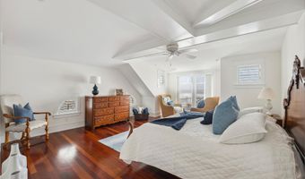 73 E 25th St, Avalon, NJ 08202