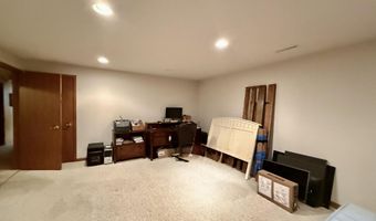 12925 Prairiewood Dr, Aberdeen, SD 57401