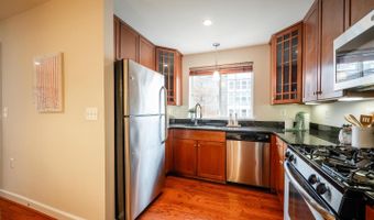 4113 S FOUR MILE RUN Dr #404, Arlington, VA 22204