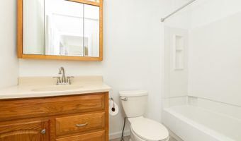2 VILLAGE Ct, Audubon, NJ 08106